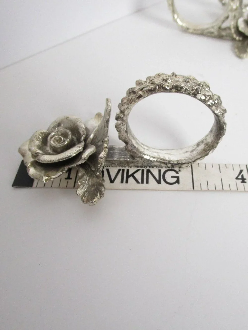 heavy molded metal napkin ring set